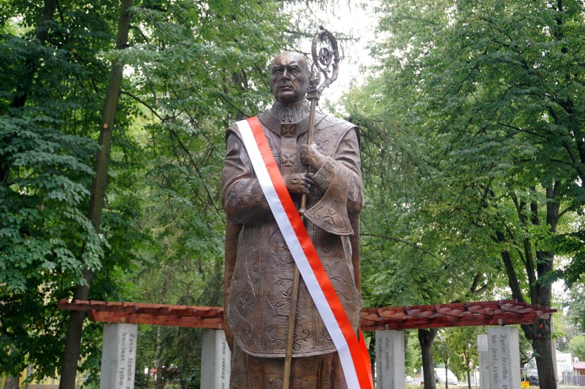 Pomnik Prymasa Tysiąclecia stanął na Bronowicach. Zobacz, jak wygląda