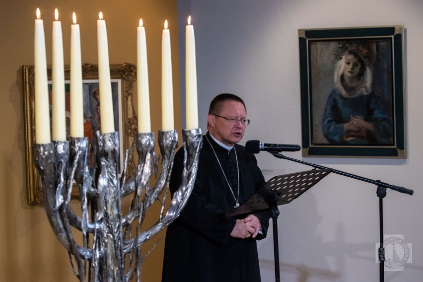 Kardynał Grzegorz Ryś dostał Menorę Dialogu