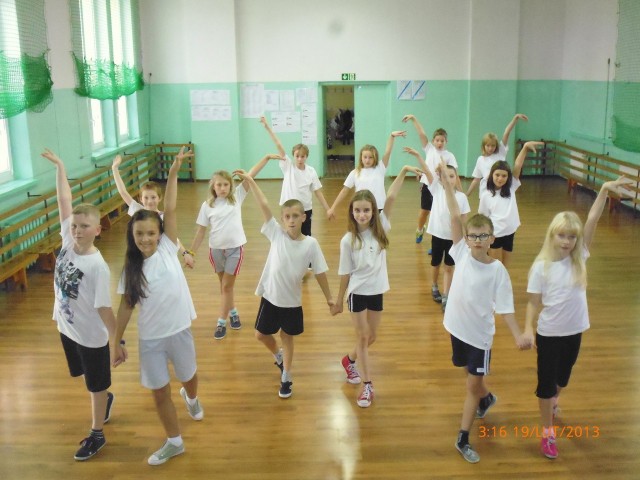 Uczniowie z Nowego Aleksandrowa na lekcjach wf realizują swoje taneczne pasje. W tej dyscyplinie osiągają też niemałe sukcesy.