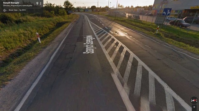 Połatana droga krajowa nr 35 na wyjeździe ze Świdnicy w kierunku Wrocławia przez Pszenno.