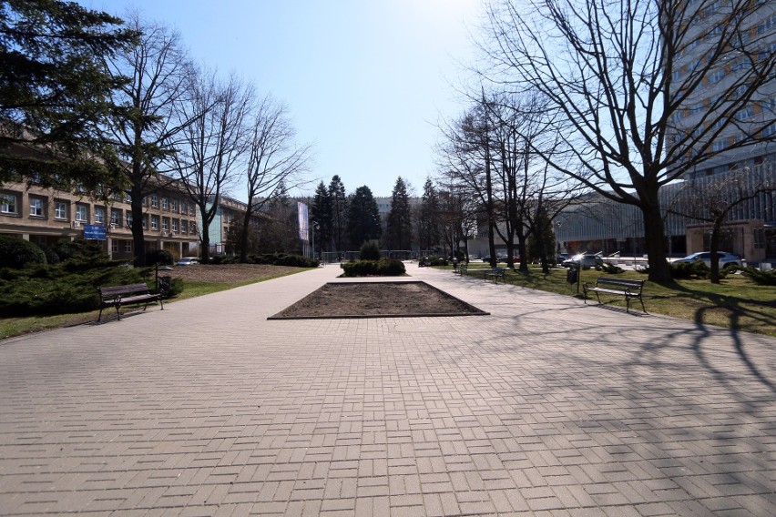 Zamknięty targ, dworzec bez pasażerów. Lublin w dobie koronawirusa