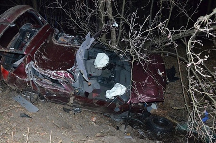 Tragiczny wypadek w Wyszkowie. Nie żyje 25-letni pasażer [ZDJĘCIA]