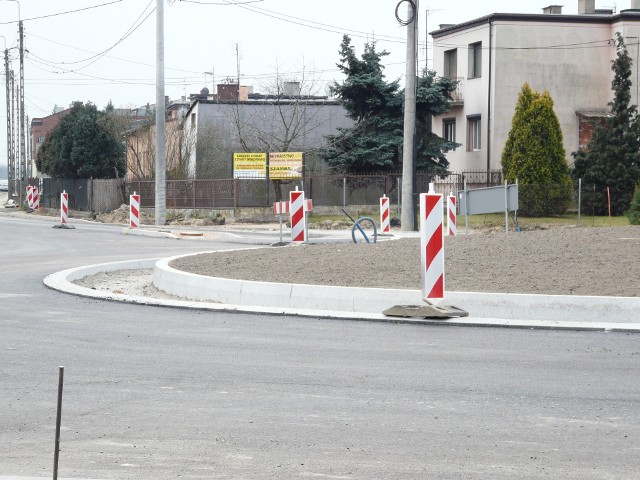 W związku z przebudową drogi wojewódzkiej numer 485 w Pabianicach przy ulicach Moniuszki i Świetlickiego budowane są ronda.