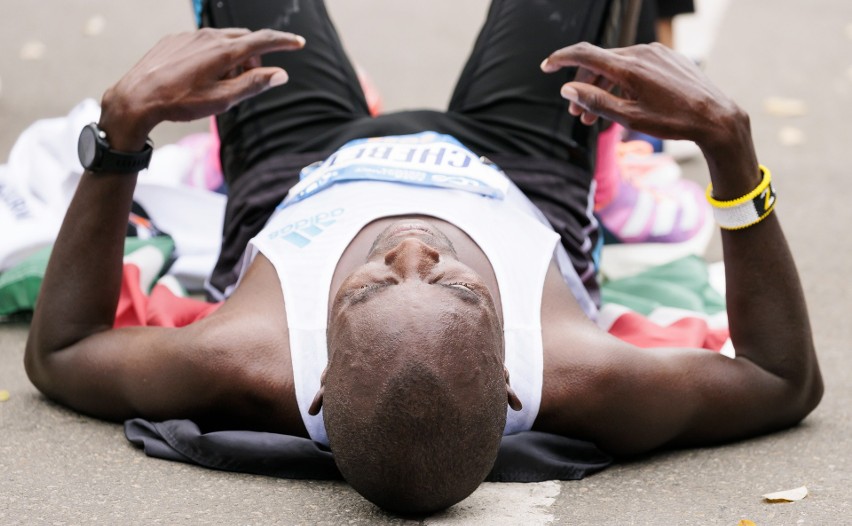 Kenijczycy jak zawsze zdominowali maraton w Nowym Jorku. Hattrick Chebeta 