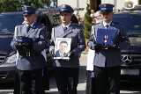 Pogrzeb sierż. szt. Tomasza Iwańca. Policjanci pożegnali kolegę, który zginął w wypadku                                                