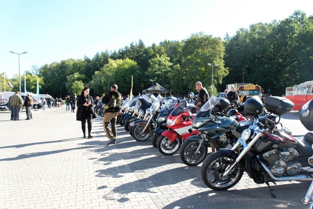 Motoserce to wydarzenie od lat organizowane przez motocyklistów w całej Polsce, którzy chcą pokazać, że wcale nie są szaleńcami na ryczących maszynach, tylko rozsądnymi, rzeczowymi ludźmi, którzy doskonale wiedzą, jak pomagać. I jak do tej pomocy zachęcić innych.