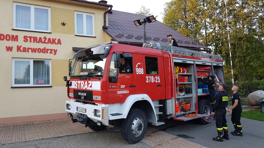 Ochotnicy z Karwodrzy dostosowali pozyskany wóz bojowy do...