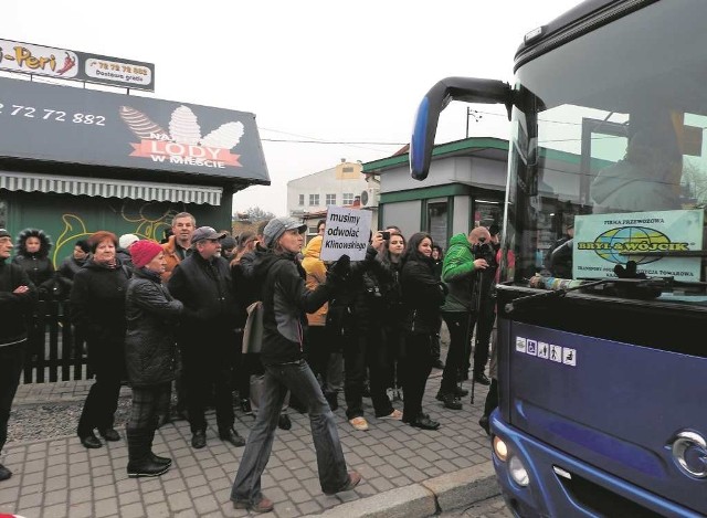 Protest wadowic.ich kupców przeciwko zakazowi wjazdu prywatnych busów nic nie dał. Burmistrz obstaje przy swoim