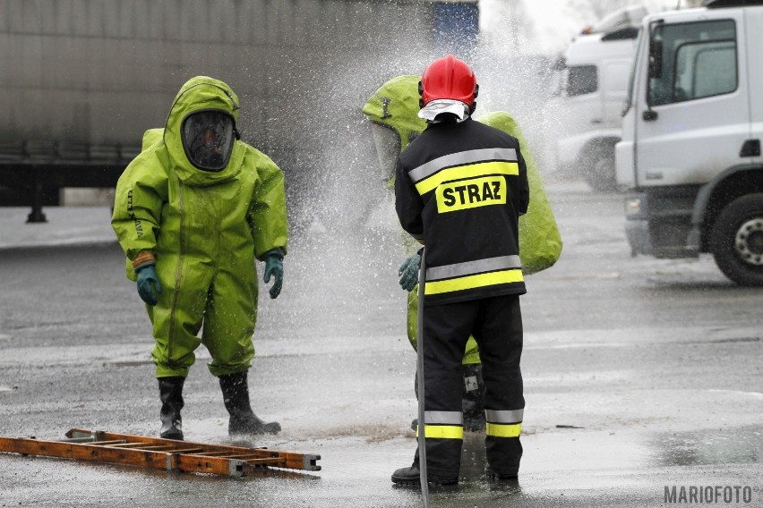 Osiem jednostek straży pożarnej, w tym grupa ratownictwa...