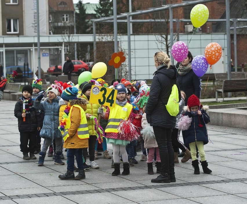 2400 koszalińskich przedszkolaków wzięło udział w kolorowym...