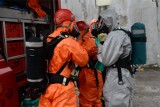Wyciek niebezpiecznych substancji w Siemianowicach. Strażacy znaleźli 57 beczek w bazie paliw