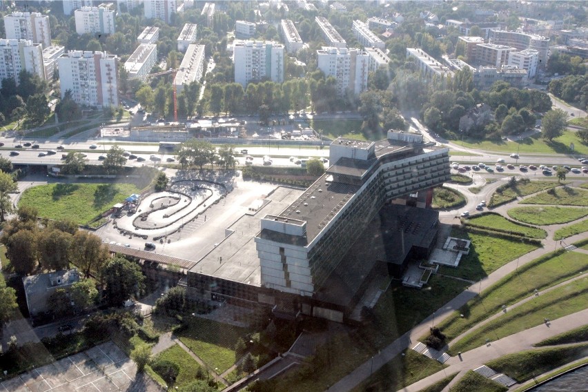 Kraków. Urząd zajmuje się wielką inwestycją w miejscu dawnego hotelu Forum, choć wnioskodawca nie ma prawa do terenu