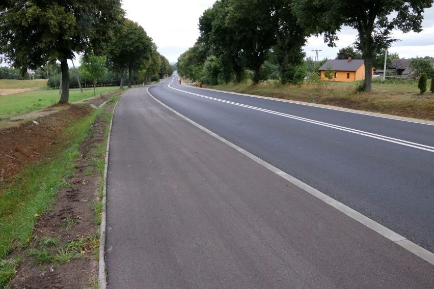 Nowa droga ze Staszowa już gotowa. Łatwiej dojechać do strefy ekonomicznej w Grzybowie [ZDJĘCIA]