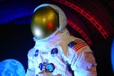 Podbój kosmosu w Krakowie. Pokazali skafander słynnego astronauty