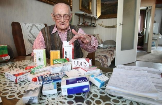 87-letni Ryszard Rajski ma w dziennym zestawie 17 różnych...