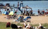 Upalny weekend na plaży miejskiej nad Jeziorem Wielkim Rudnickim w Grudziądzu. Zobacz zdjęcia