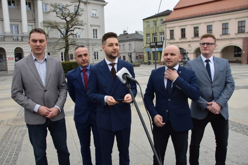 Patryk Jaki w Kielcach: Róża Thun kłamie i boi się debaty