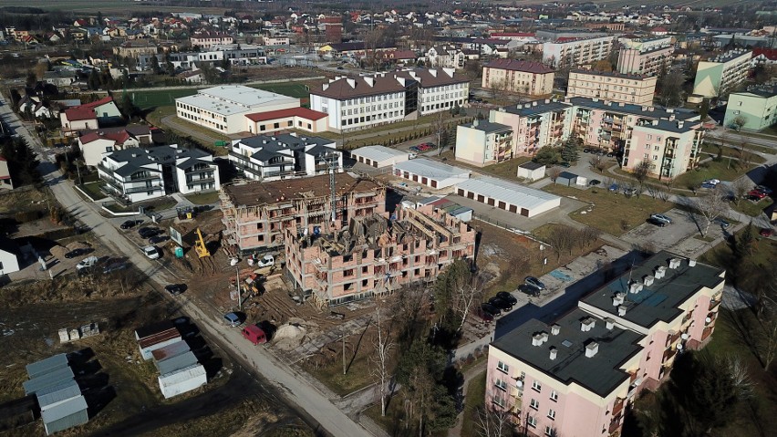 Inwestycja Osiedle Słowiańska etap II w Jędrzejowie na finiszu. Zakończenie prac już pod koniec roku (NOWE WIZUALIZACJE, ZDJĘCIA)