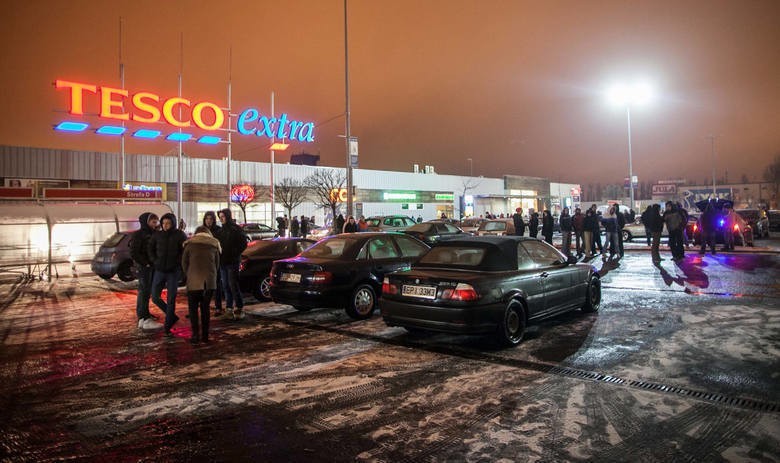 W Wigilię Tesco czynne będzie do godz. 14. Zarówno 25 jak i...