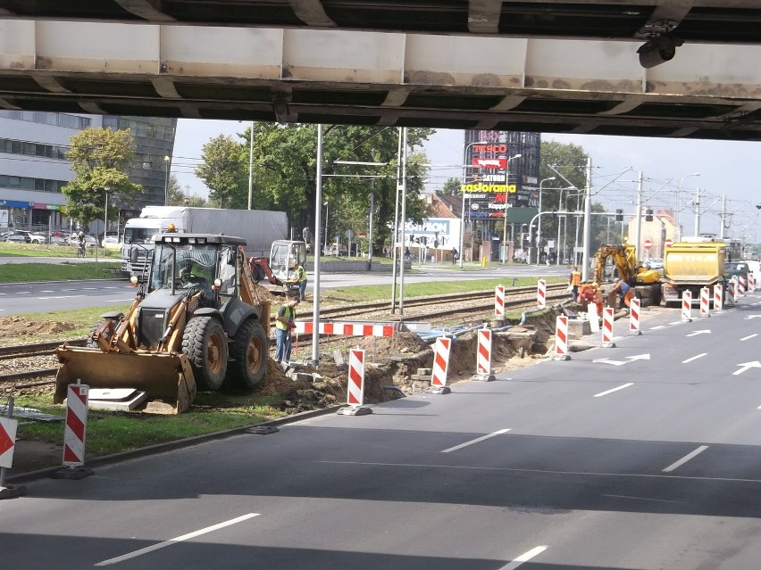 Wrocław: Remont Legnickiej ma ułatwić dojazd do Magnolia Park (ZDJĘCIA)