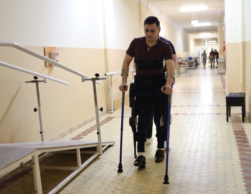 Nowoczesny sprzęt ze szpitala wojskowego postawił pana Kamila na nogi