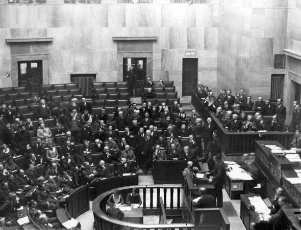 16 listopada 1930 roku odbywają się wybory do Sejmu RP. W...