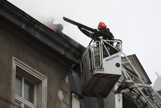 13.01.2017 krakow  ul. starowislna, pozar kamienicy, straz pozarna, nz fot. andrzej banas / polska press