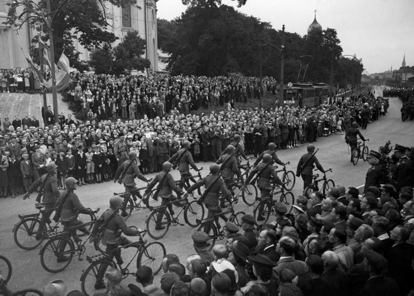 80 rocznica wybuchu II wojny światowej. Lato ’39: czas strusich piór i narodowego kopania rowów 