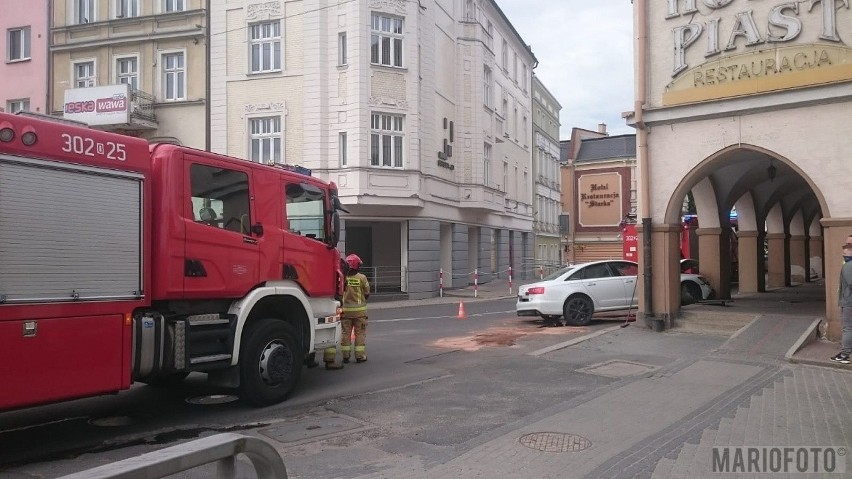 Pijany kierowca audi wjechał w filar hotelu Piast w Opolu
