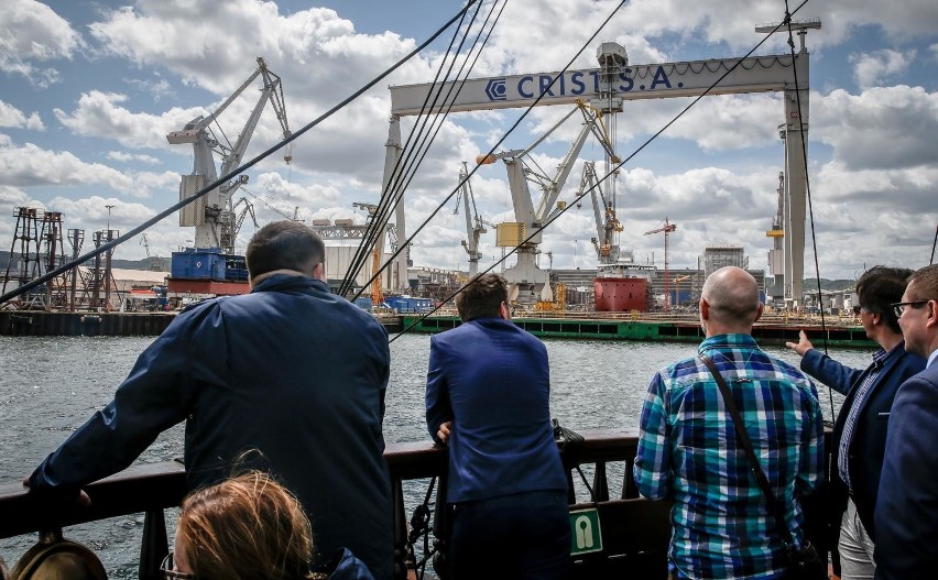 "Najdogodniejszym miejscem do budowy portu jest Gdynia". Do dzisiaj Port Gdynia zachwyca rozmachem. Zobaczcie jak wygląda życie w Porcie!