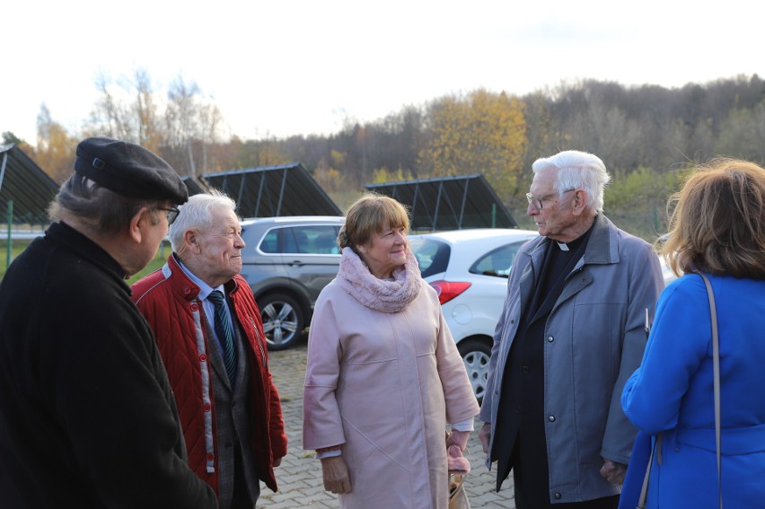 Przedsiębiorcy z Kielc przekazali samochód dla schroniska w Nowym Skoszynie (ZDJĘCIA)