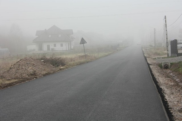 Wyremontowana droga  Podzagnańszcze – Zaskale w gminie Łączna