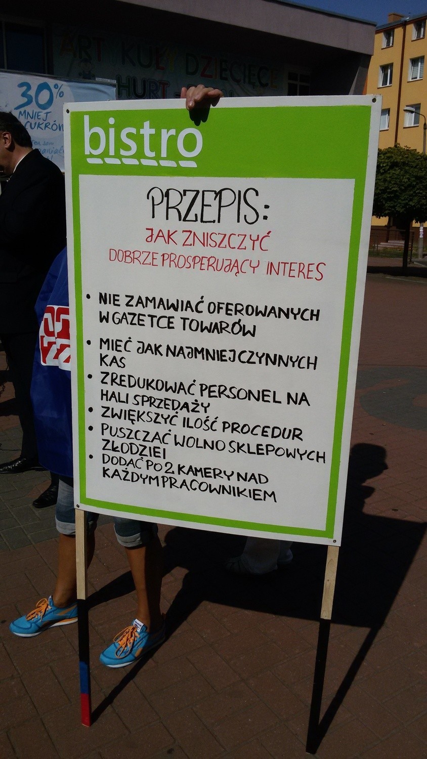 Pikiety związkowców pod marketami Tesco w Częstochowie