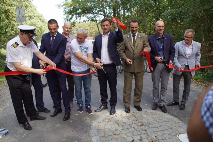 W Jarosławcu (gmina Postomino) uroczyście otworzono nowo...