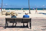 Polak przejdzie na emeryturę po blisko 34 latach pracy. Ile musi pracować Niemiec?