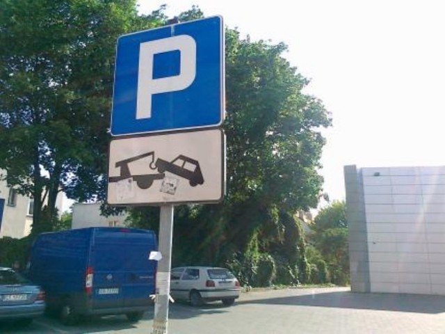 W Toruniu stoją 23 tysiące znaków drogowych