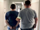 Słupsk. 43-latek znęcał się nad żoną i córką. "Bił, szarpał, a także wyzywał i poniżał" - wylicza policja. Słupszczanin miał też narkotyki