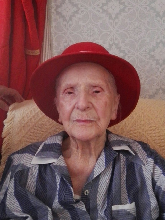 Pani Hildegarda skończyła 106 lat. Jak była młoda lubiła grać na pianinie.