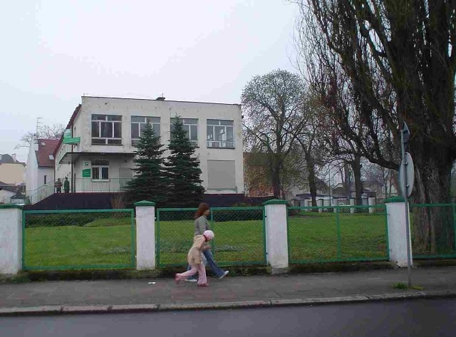 W miejscu, gdzie stała  synagoga, wybudowano przedszkole.