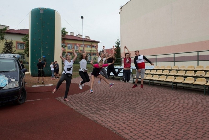   Nastolatkowie świetnie bawili się podczas turnieju “Team Building” i w rozgrywkach Laser Strike