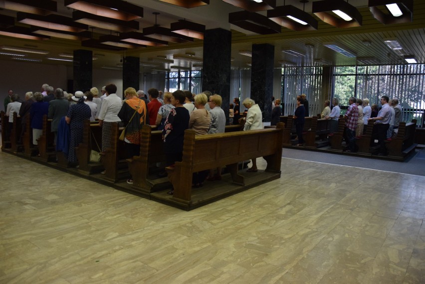 Parafianie z katedry mają kaplicę w byłym banku.