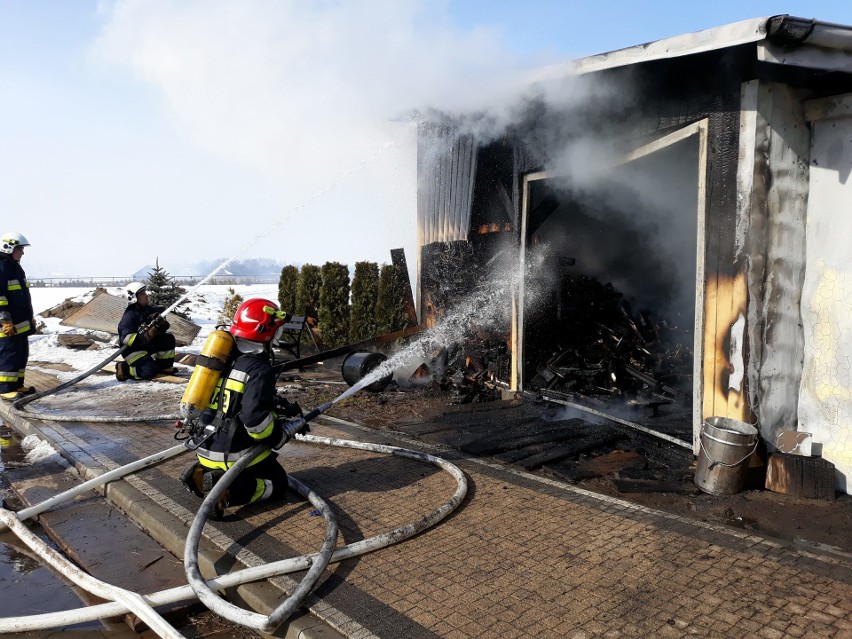 Pożar wybuchł w poniedziałek na terenie Dworu Kresowego w...
