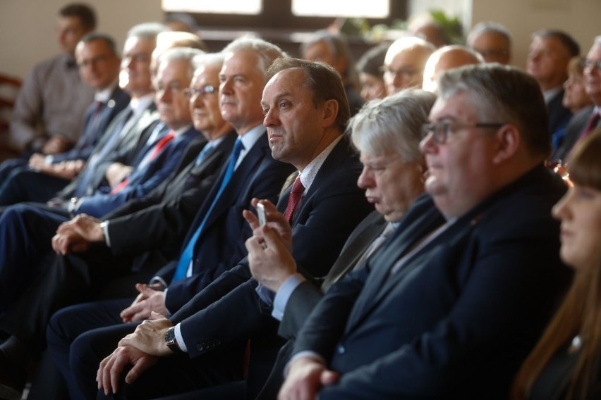 Prof. Cezary Obracht-Prondzyński z Uniwersytetu Gdańskiego i prof. Michał Woźniak z GUMed uhonorowani Nagrodą Naukową Gdańska [zdjęcia]