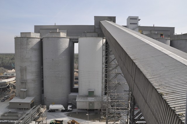 Cementownia Górażdże ma dwa nowe silosyCementownia Górażdże w ostatnich latach zainwestowała grube miliony w unowocześnienie zakładu.