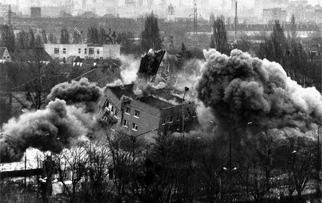 Wieżowiec przy al. Wojska Polskiego 39 trzeba było zburzyć