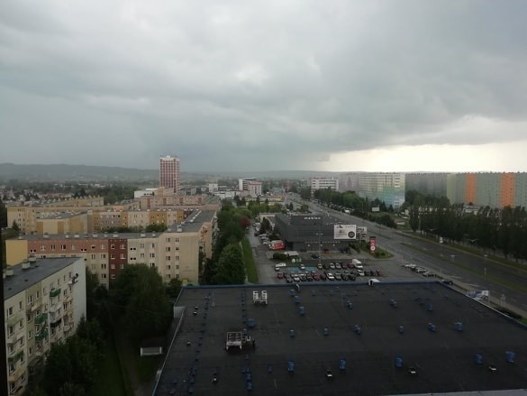 Burza szalała nad Rzeszowem. Podtopione domy na os. Słocina i Wilkowyja