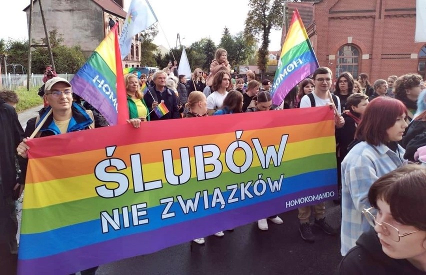 Podczas Marszu Równości społeczność LGBT przedstawiła na...