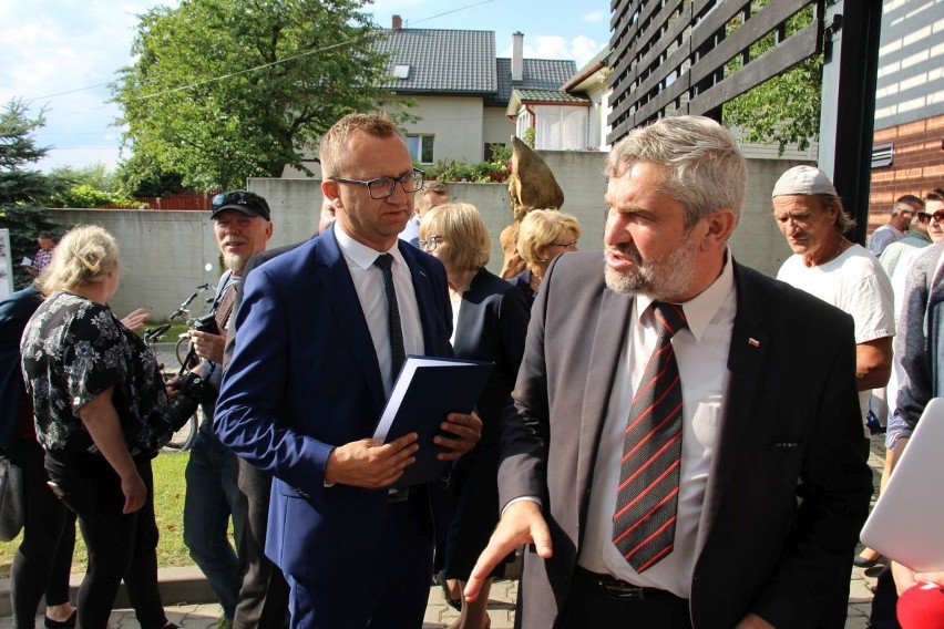 Sadownicy z powiatu sandomierskiego spotkali się z ministrem rolnictwa w Michniowie. W piątek jadą do Warszawy protestować 