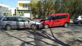 Wypadek na Żernickiej. Czołowe zderzenie dwóch aut (ZDJĘCIA)