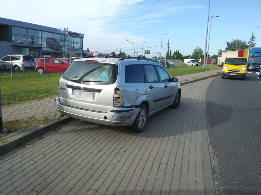 Do zderzenia samochodów doszło w poniedziałek, 2 września,...